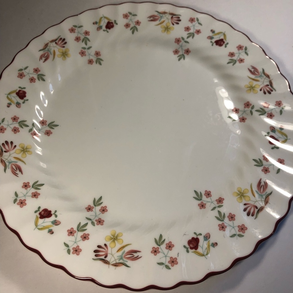 Wedgewood Charlotte Bone China 11” Red trim